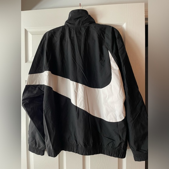 Nike Windbreaker - Picture 2 of 3